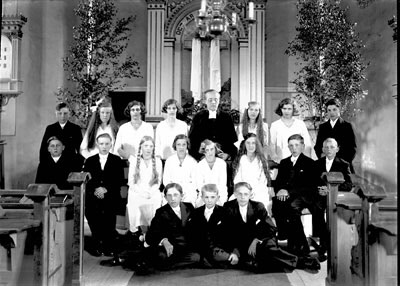 1932